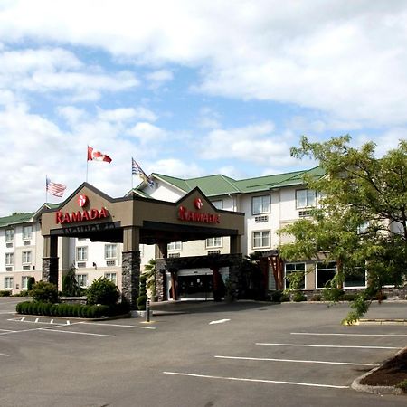 Ramada By Wyndham Surrey/Langley Hotel Exterior photo
