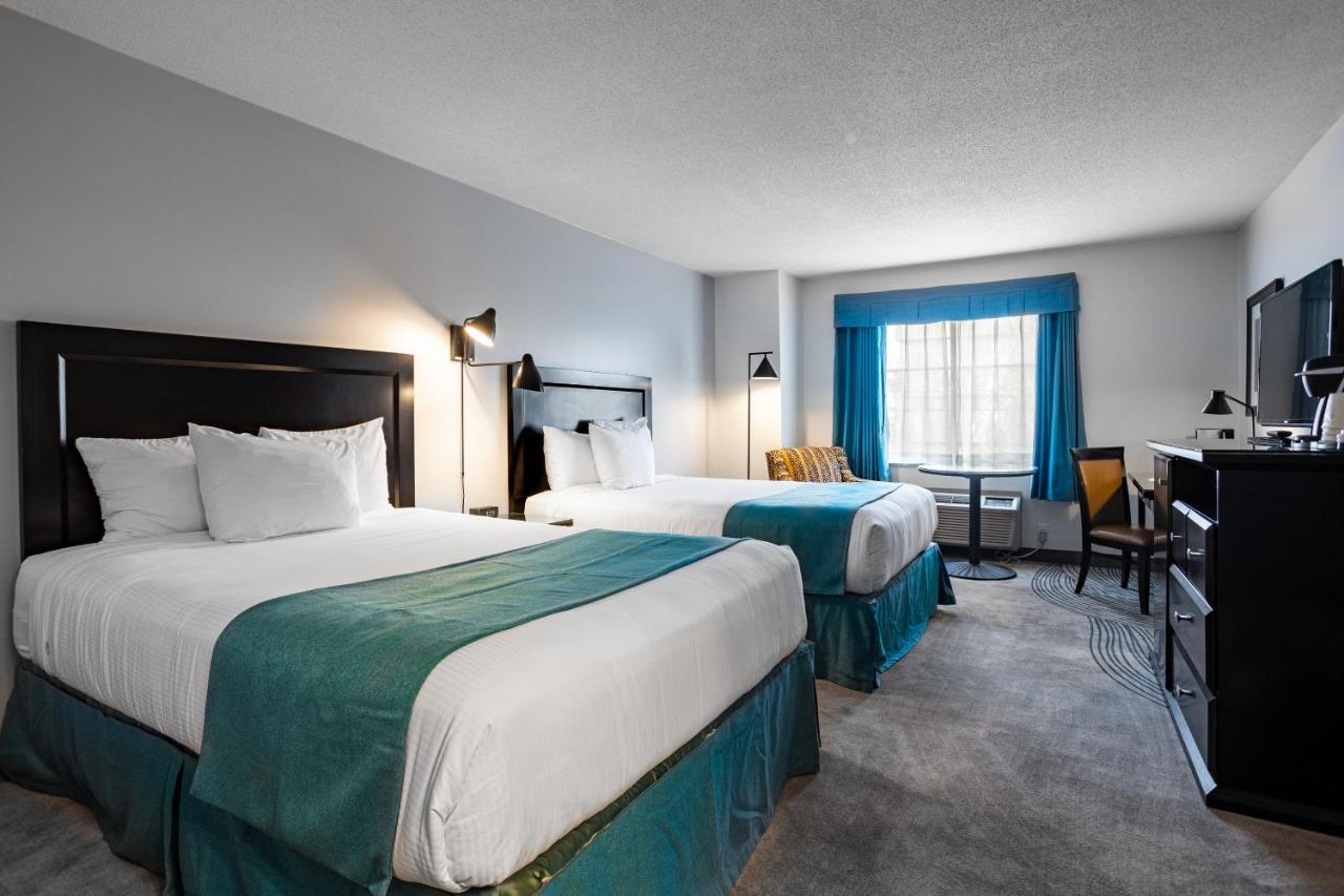 Ramada By Wyndham Surrey/Langley Hotel Exterior photo